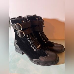 John Fluevog Biblio Austen zip-up ankle boots with laces, size 6.5 NIB!